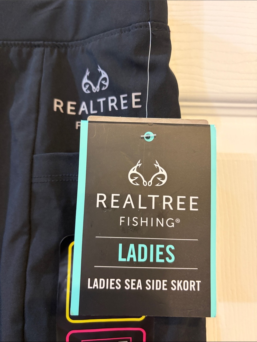 Realtree Fishing Ladies Black Sea Side Skort- New With Tags - Picture 2 of 10